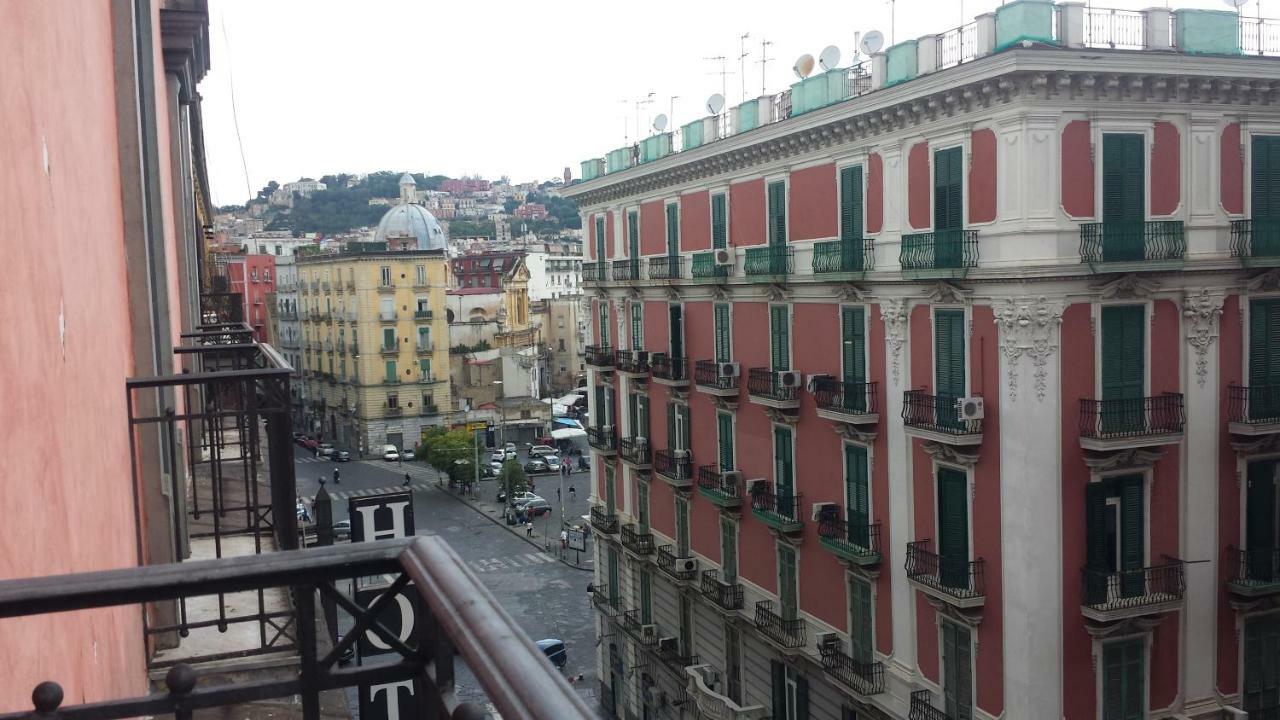 Una Casetta Al Centro Di Napoli Nápoles Exterior foto