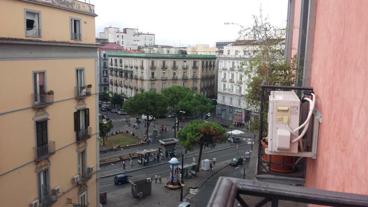 Una Casetta Al Centro Di Napoli Nápoles Exterior foto